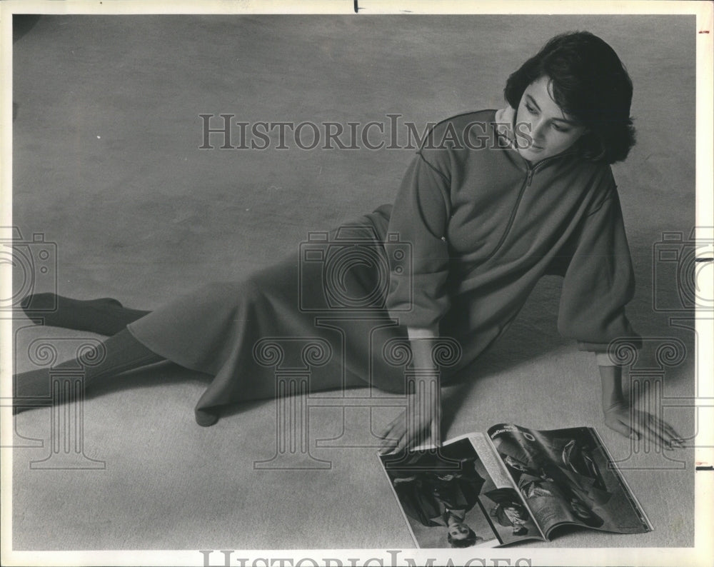 1984 Press Photo Fashion Woman Clovis Ruffin Acrylic