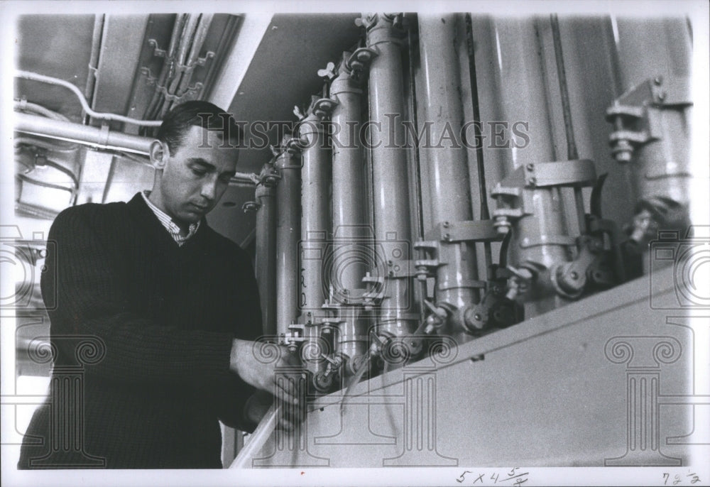 1965 Press Photo Wayne Allery Man Research