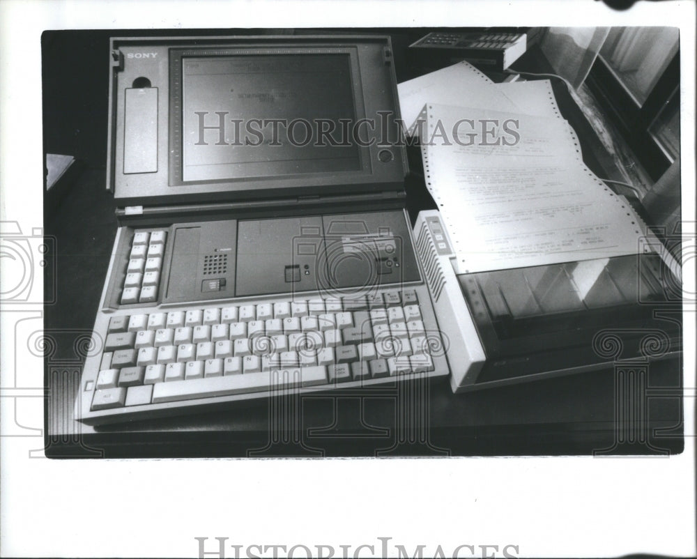 1986 Press Photo computer and printer used by Physician