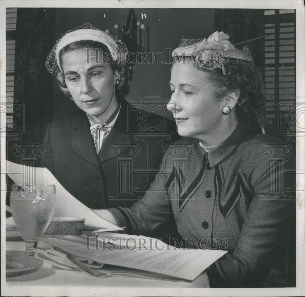 1954 Press Photo Mrs Robert F Webber Mr Alex Neils Clu