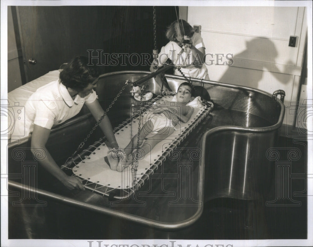 1952 Press Photo Therapists Carol a Beals Mrs Greta