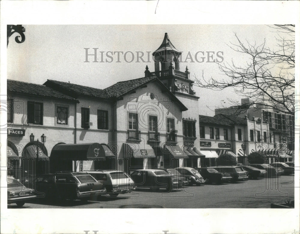 1975 Press Photo Plaza Del Lago Wilmette Joseph Moss