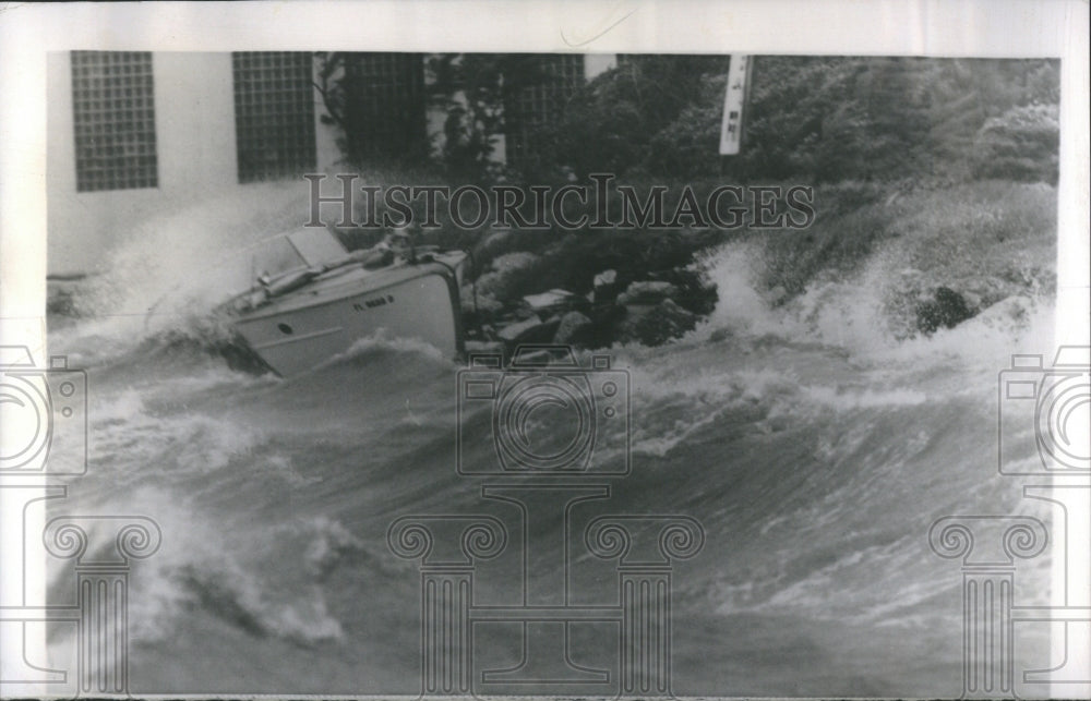 1960 Press Photo Cyclone Storm Large Low Wind Rain