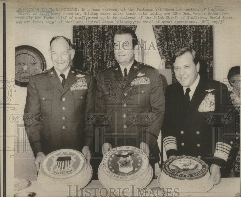 1974 Press Photo Petagon Three New Members George Bron