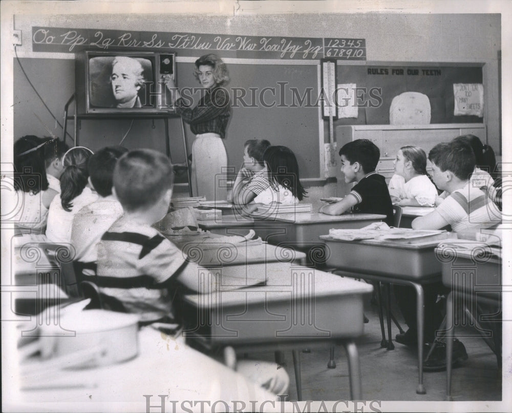 1961 Press Photo TV Class First School Dewey