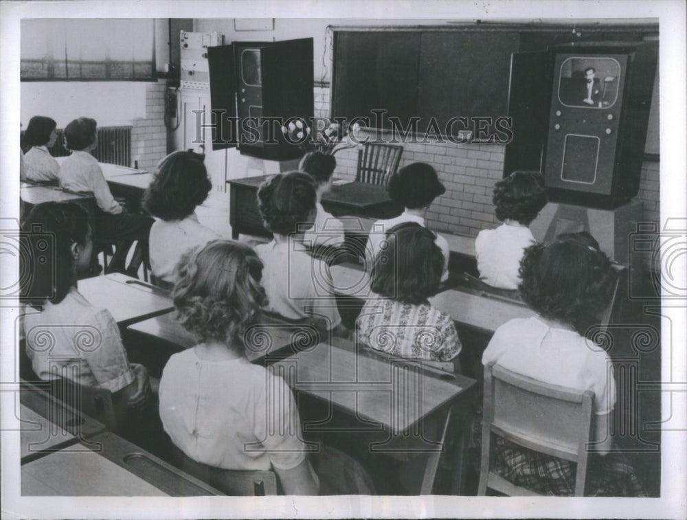 1952 Press Photo Teaching Via Television Girls North Lo