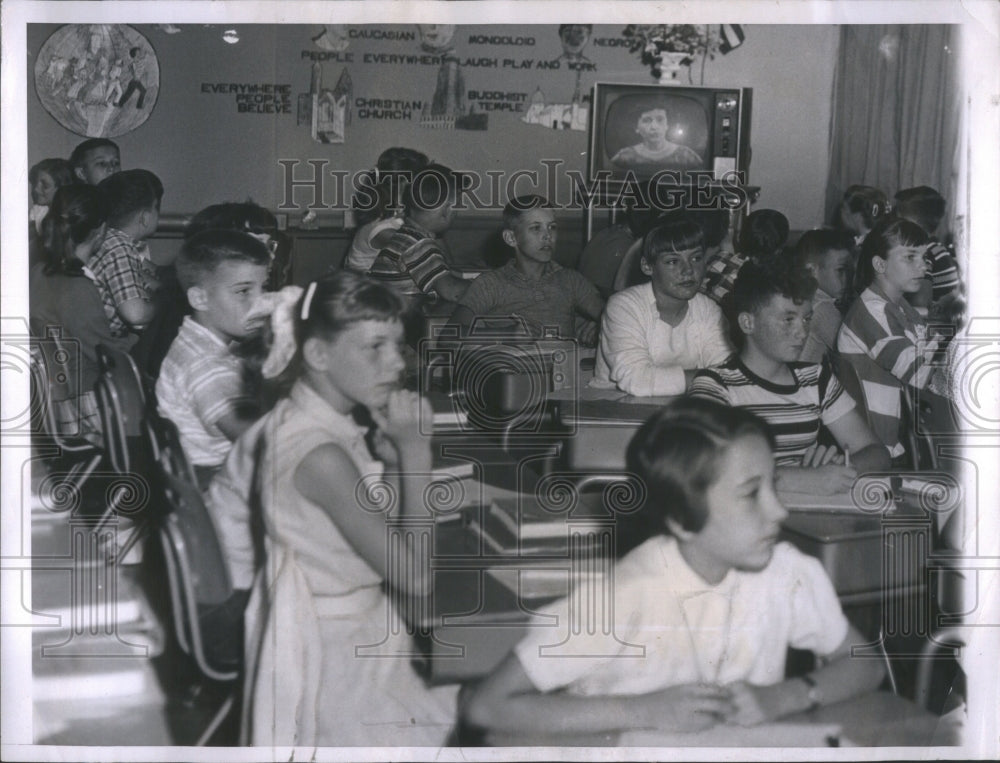 1962 Press Photo Lincolnshire Elementary School Grede