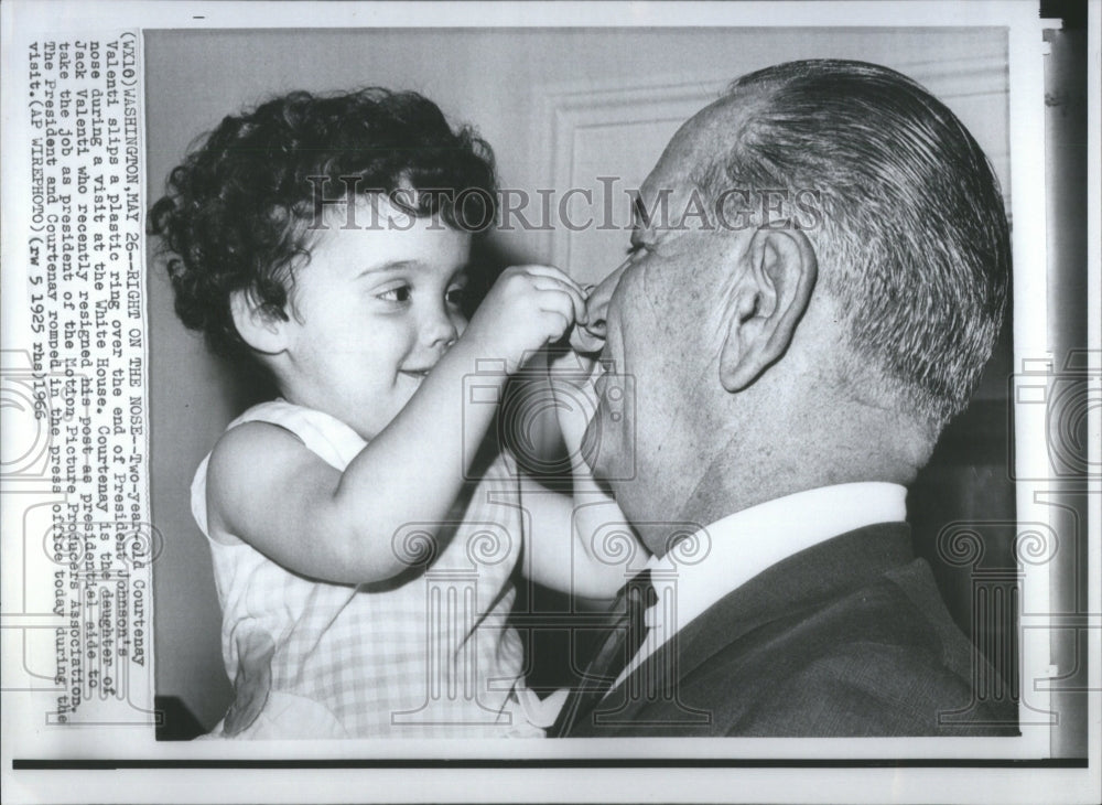 1966 Press Photo Courtenay Valenti Johnson White House