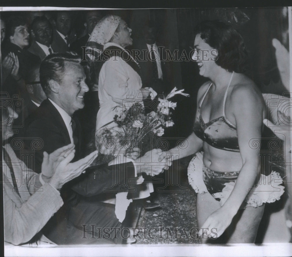 1959 Press Photo Van Johnson Russian Acrobat Rosa Circu