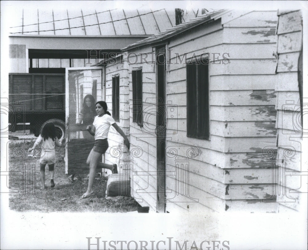 1978 Press Photo Migrants Farmers - Historic Images