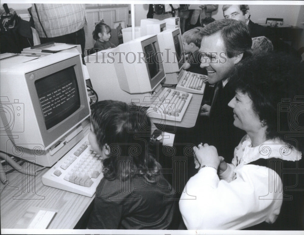 1990 Press Photo Governor Ray Mabus Computers