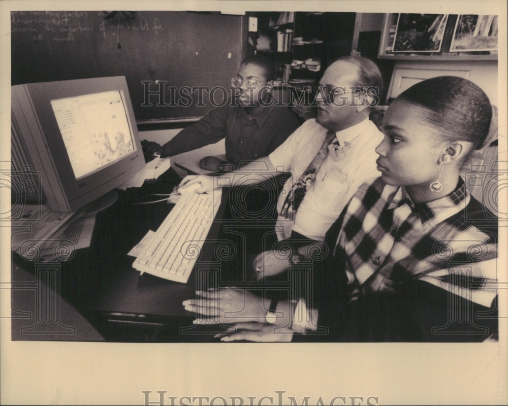 1993 Press Photo Computer Machine Sequence Arithmetic