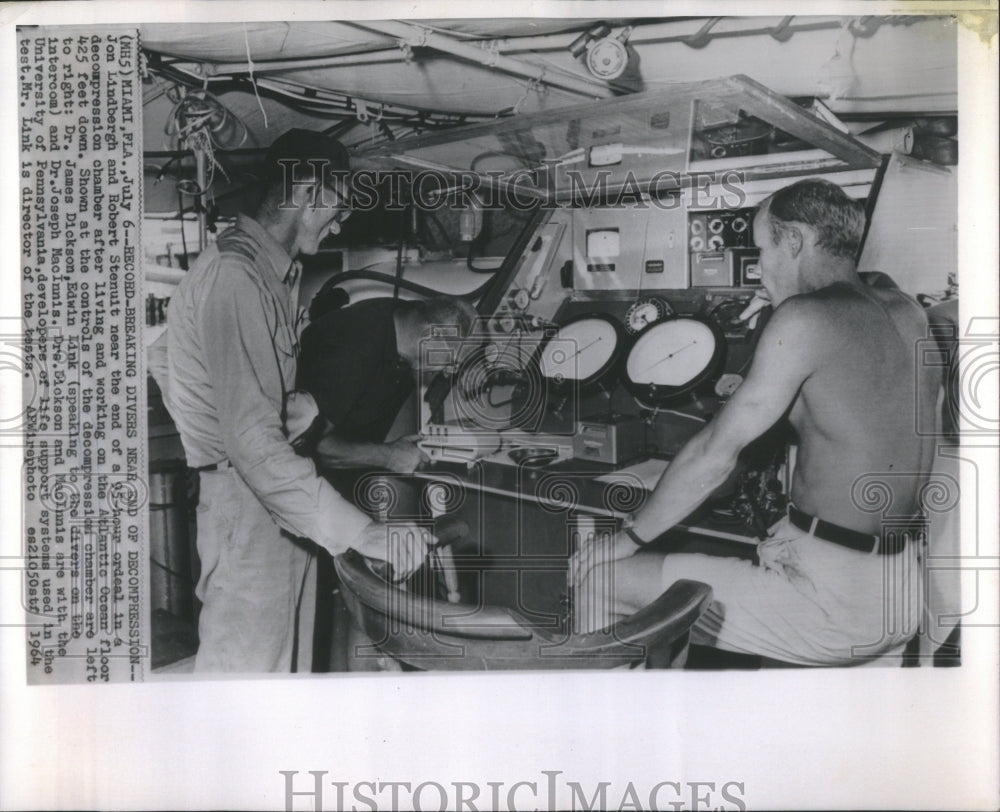 1964 Press Photo Decompression Chamber