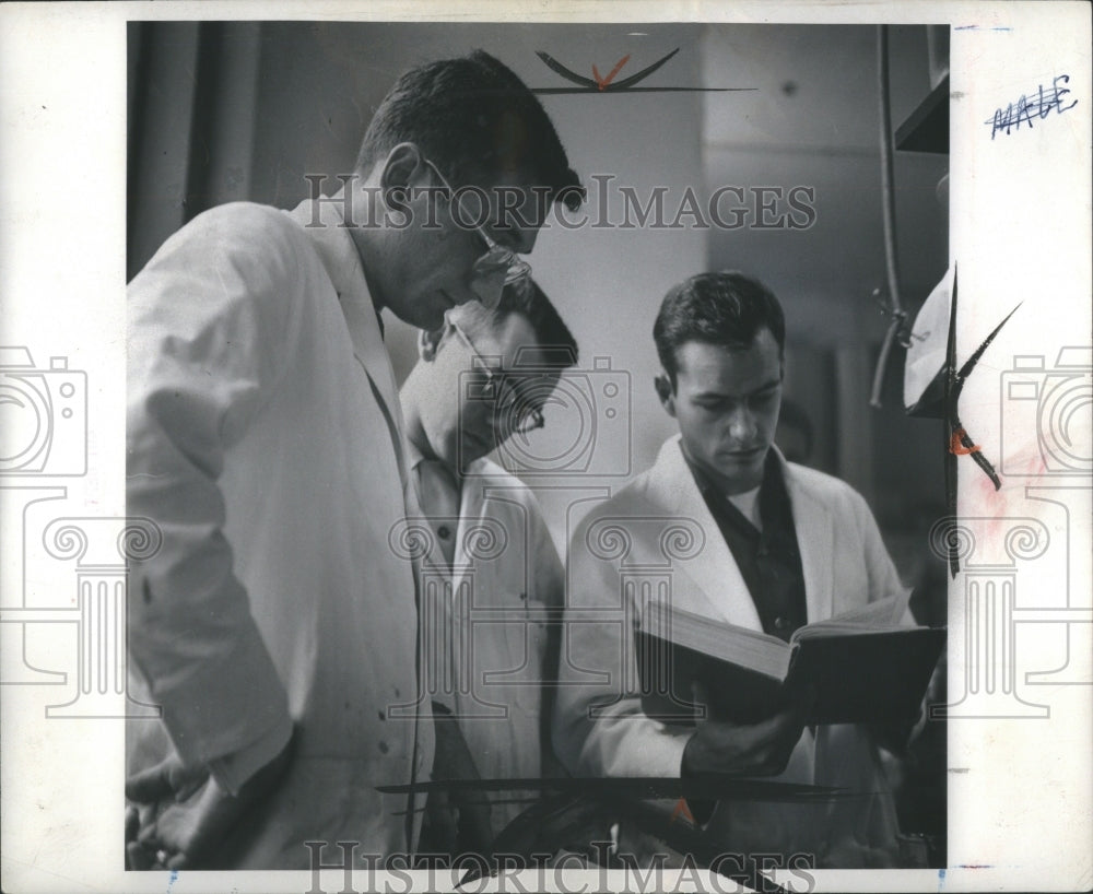 1960 University of Michigan Medical Center Press Photo