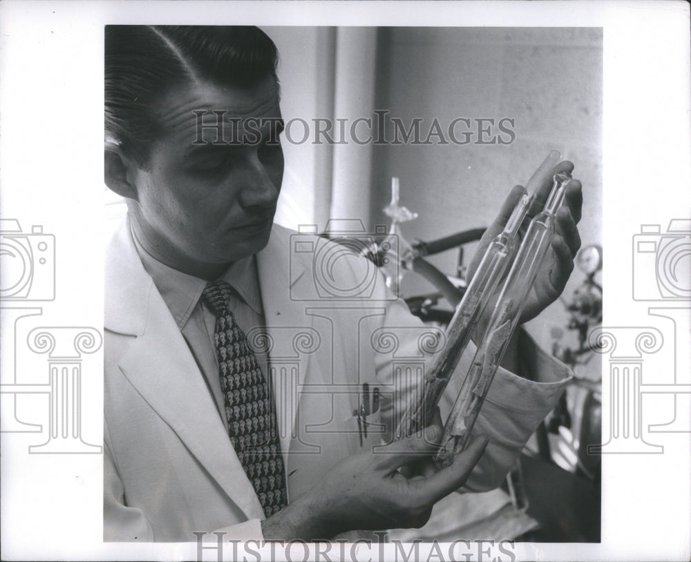 1955 Press Photo Dr Paul DeVries Bone Transplant