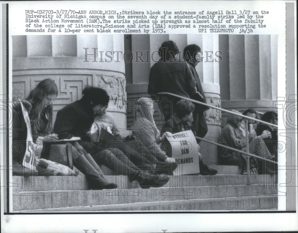 1970 U Of Michigan Student Block Angell Hall Press Photo