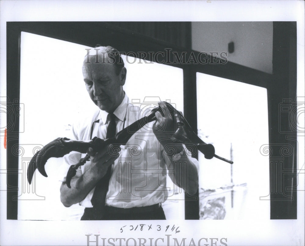 1965 Press Photo Dr James H. Madsen Jr