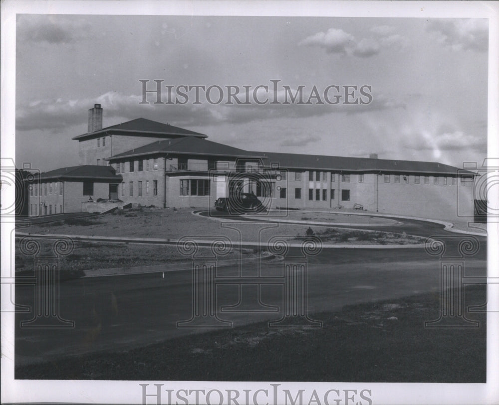 1947 Press Photo Veteran Center University Michigan