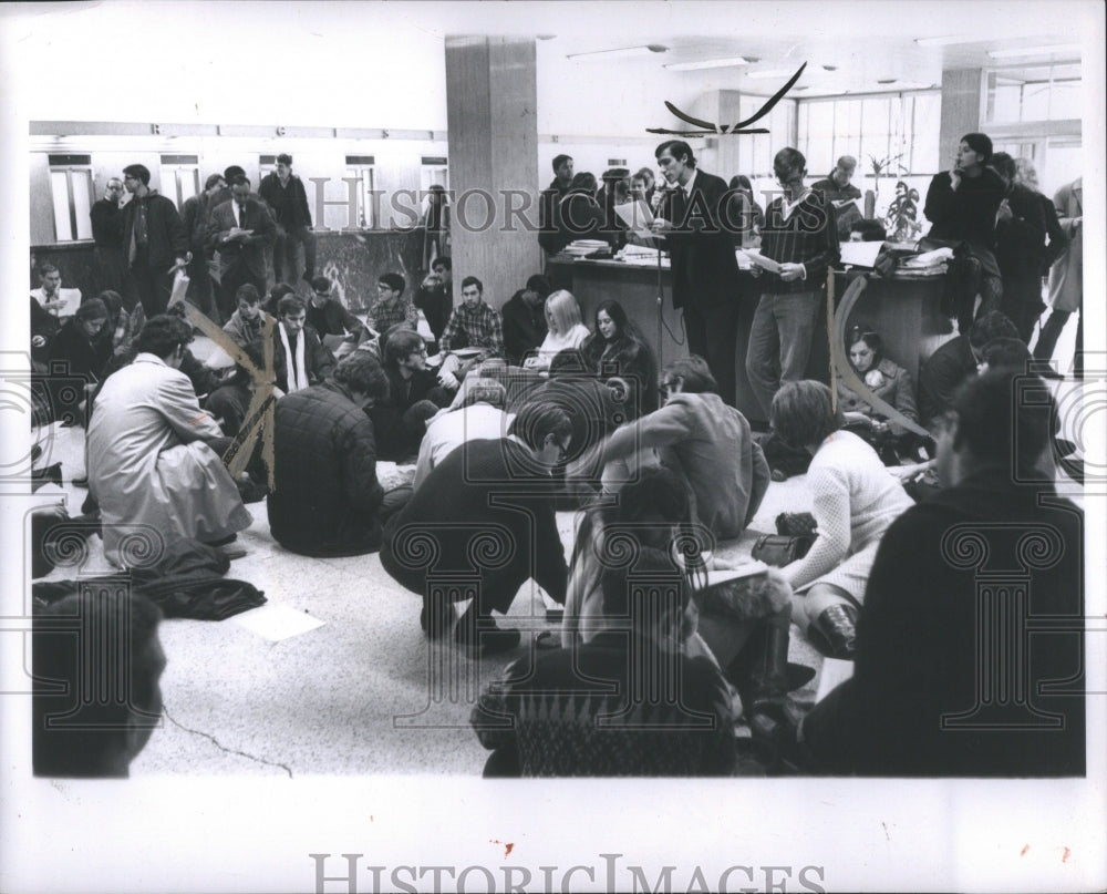 1966 Press Photo Students