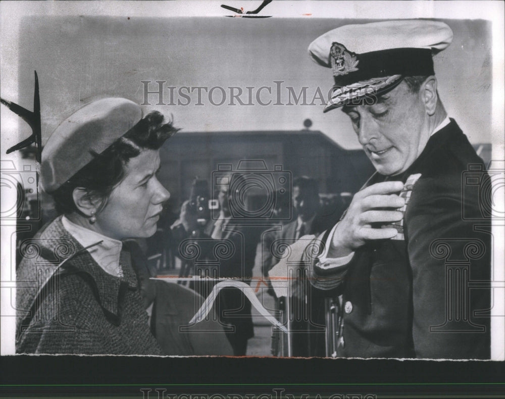 1951 Press Photo Leveling Admiral Washington McGrory