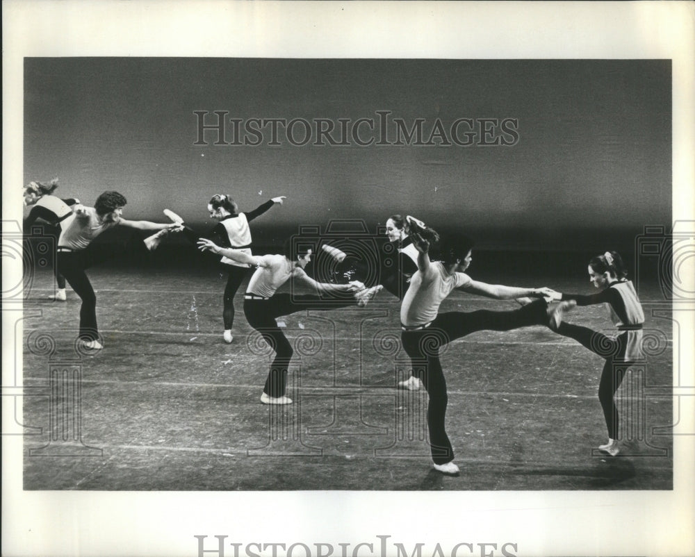 1974 Press Photo Joffrey Ballet Concert Dance Kind