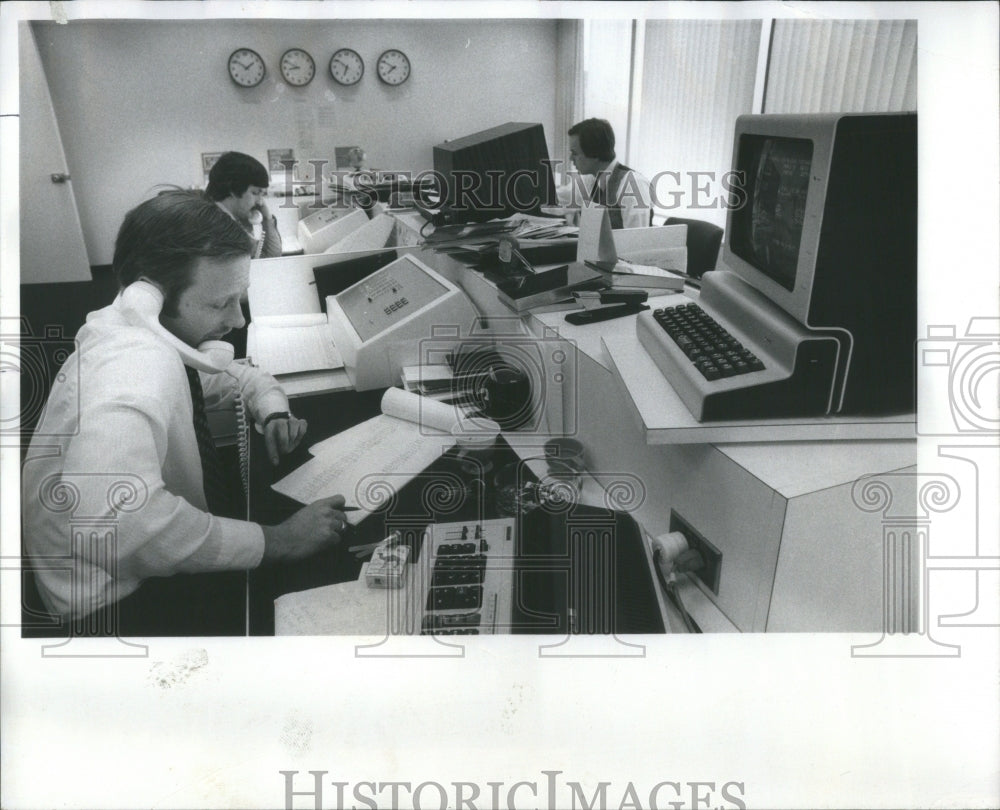 1977 Press Photo Trading room action offices