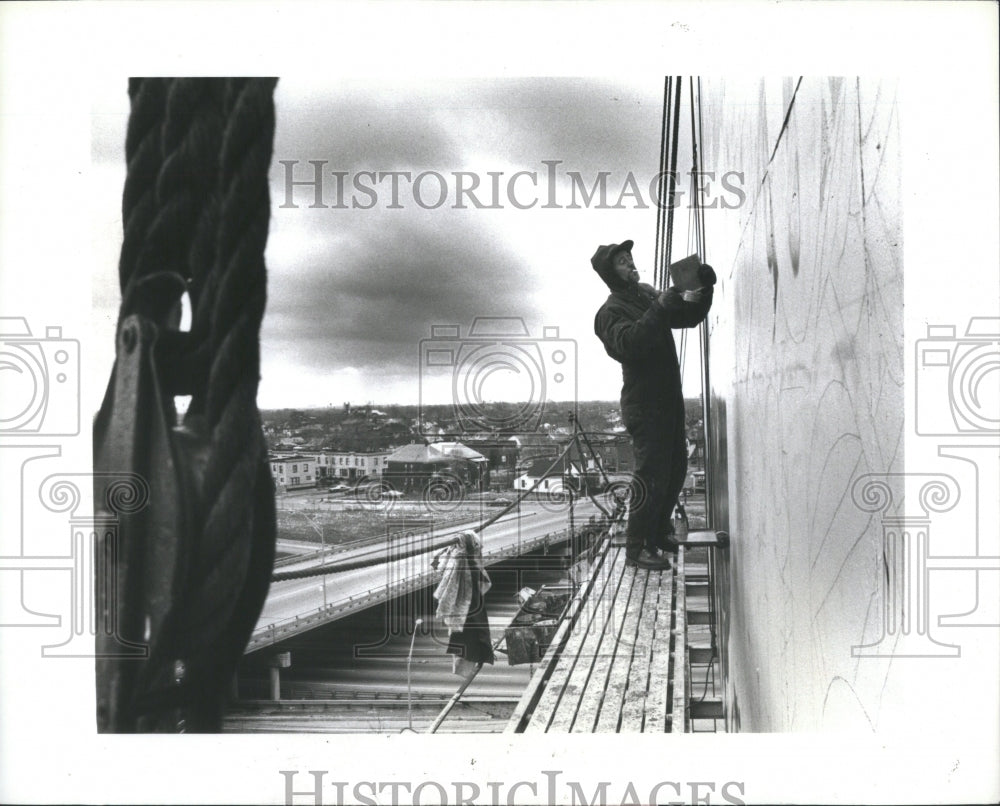 1978 Press Photo Jeffries Freeway Billboard Painting