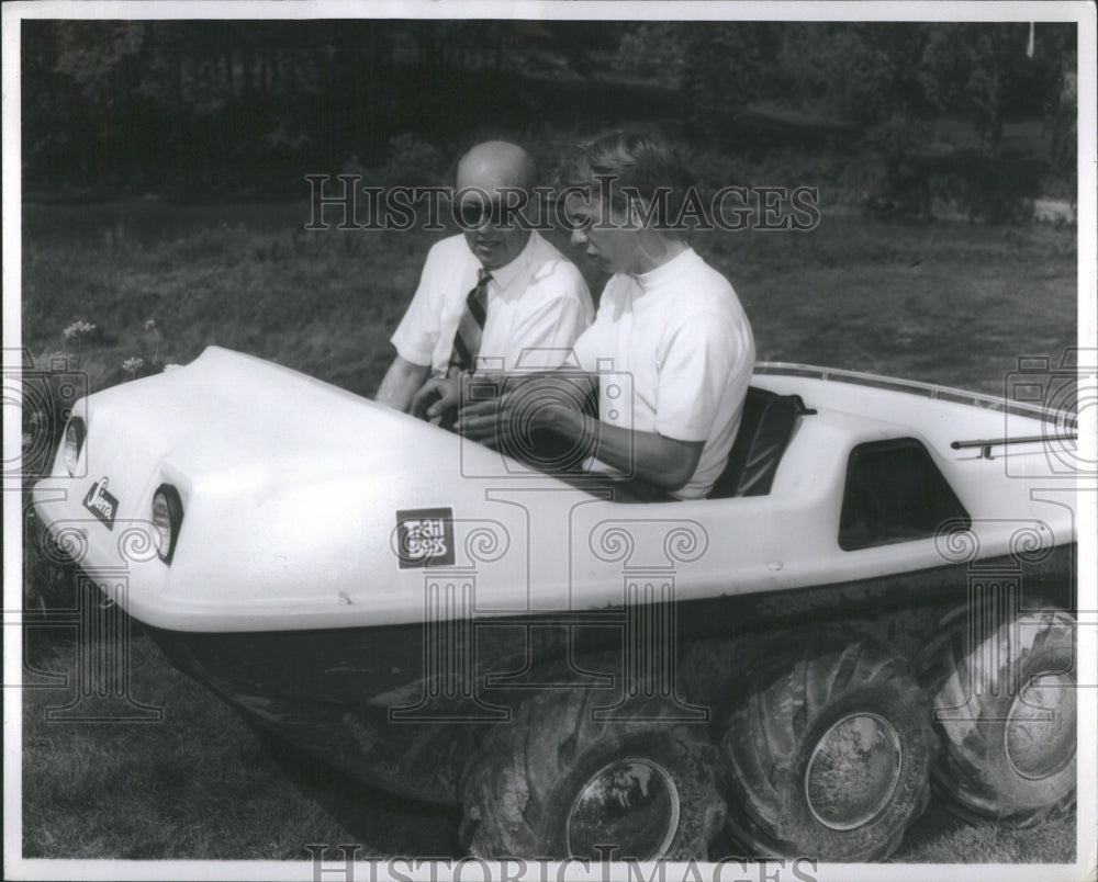 1979 Press Photo Land Water Automobile Device