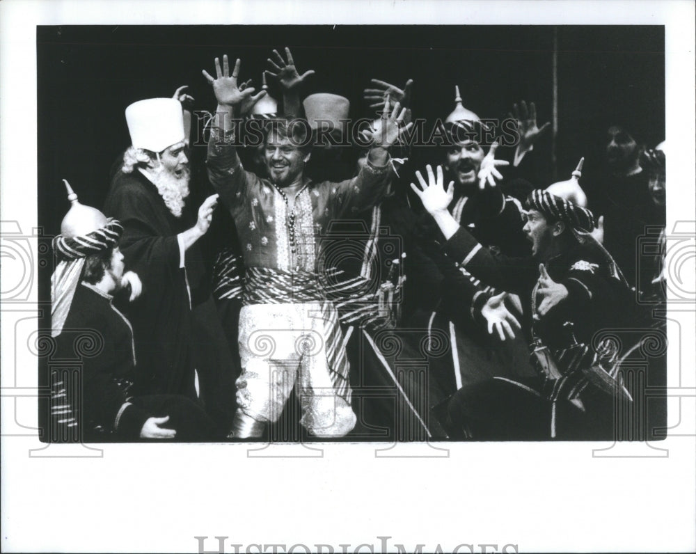 1987 Press Photo Rehearsal Michigan Opera Kismet Theatr