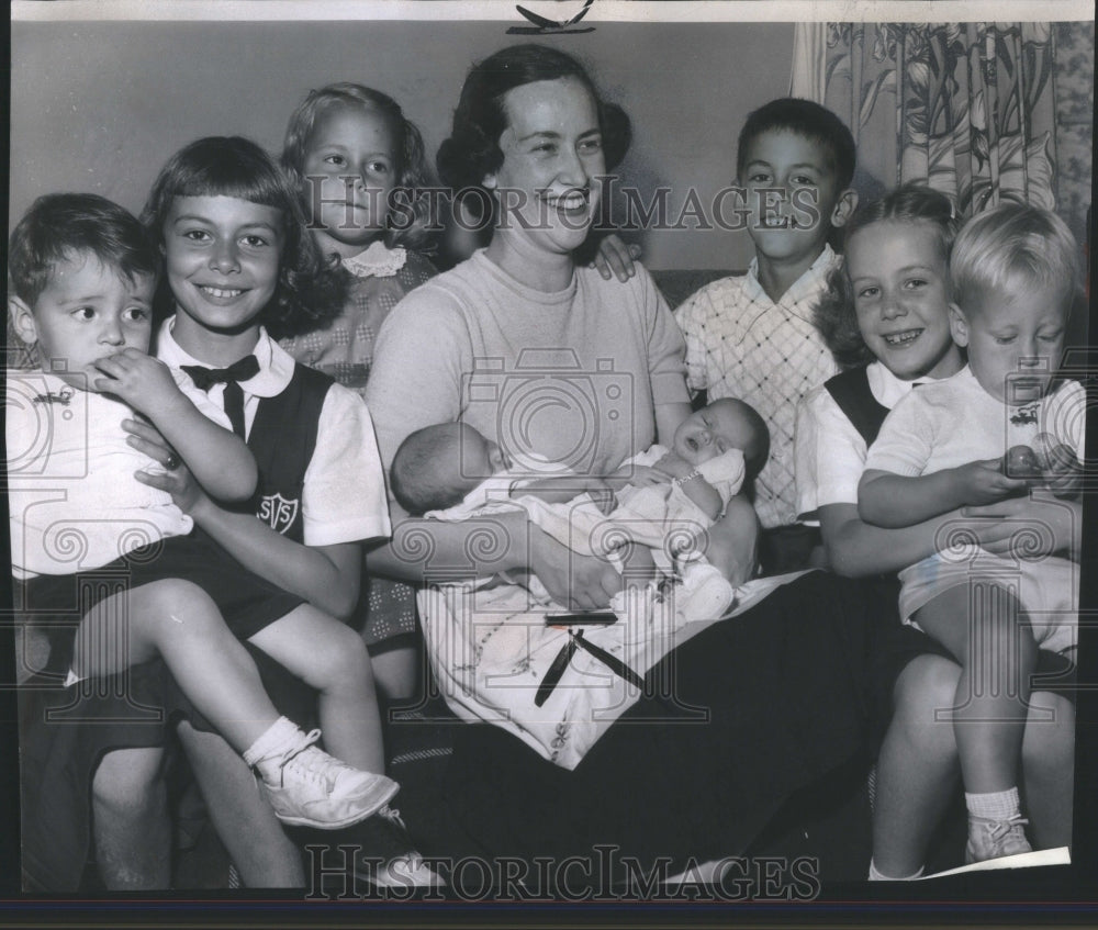 1958 Press Photo Mrs,Alhert David Molner ,Louise, lisa