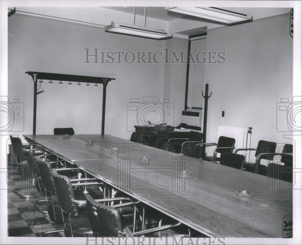 1958 Press Photo Detroit GM Building Union Caucus Room