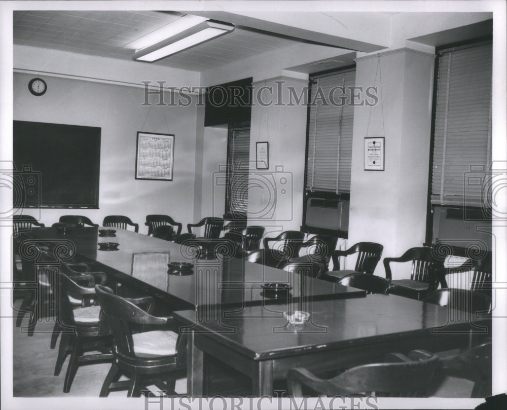 1958 Press Photo GM Bargaining Room Detroit Building