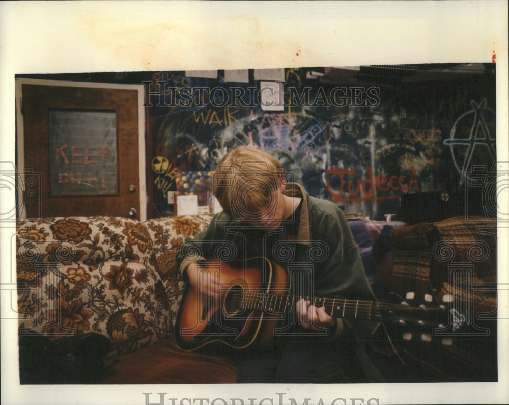 1994 Press Photo Clint Hoagland Lapeer Teen Center