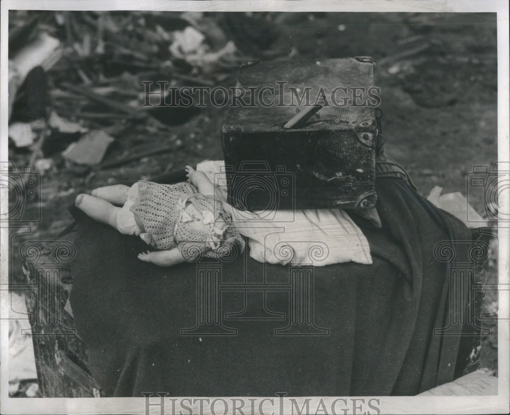 1953 Press Photo Flint Michigan Storm Damage Stuff