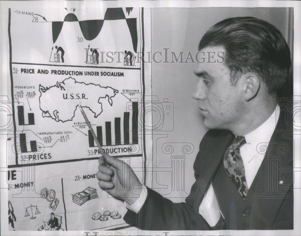 1939 Press Photo Don WIlson Shows UAW Labor Unions Map