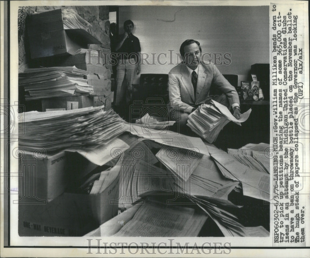 1976 Press Photo Gov William Milliken Michigan United