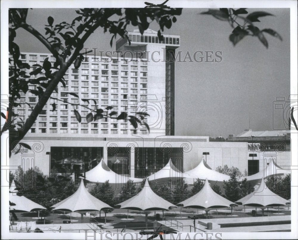 1976 Press Photo Room Kansas City Place Wayfreshers