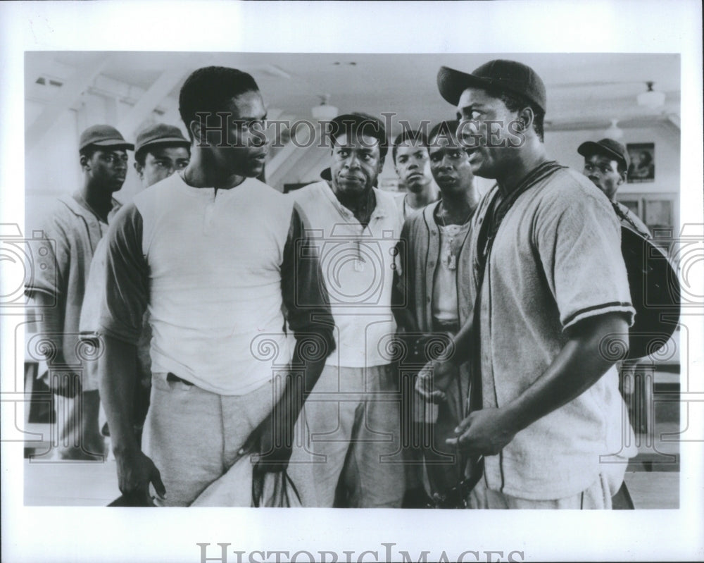 Press Photo Denzel Washington and Larry Riley WWII Army