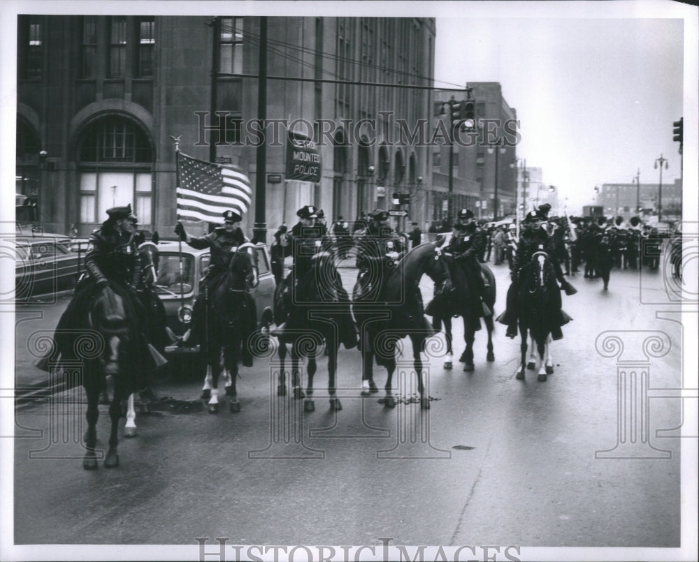 1965 Press Photo Old Newsbiys Goodfellere Parade Horse