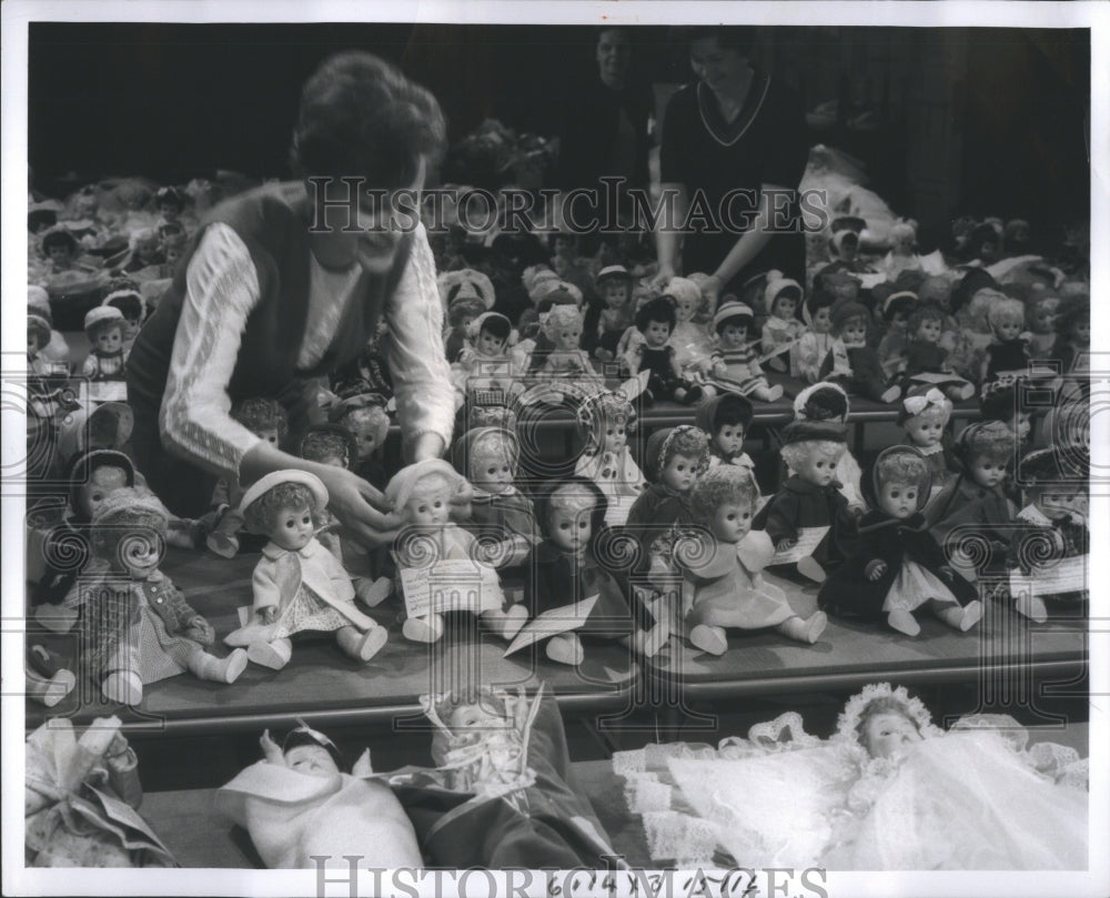 1964 Press Photo Dolls Marilyn Butler Ford Division