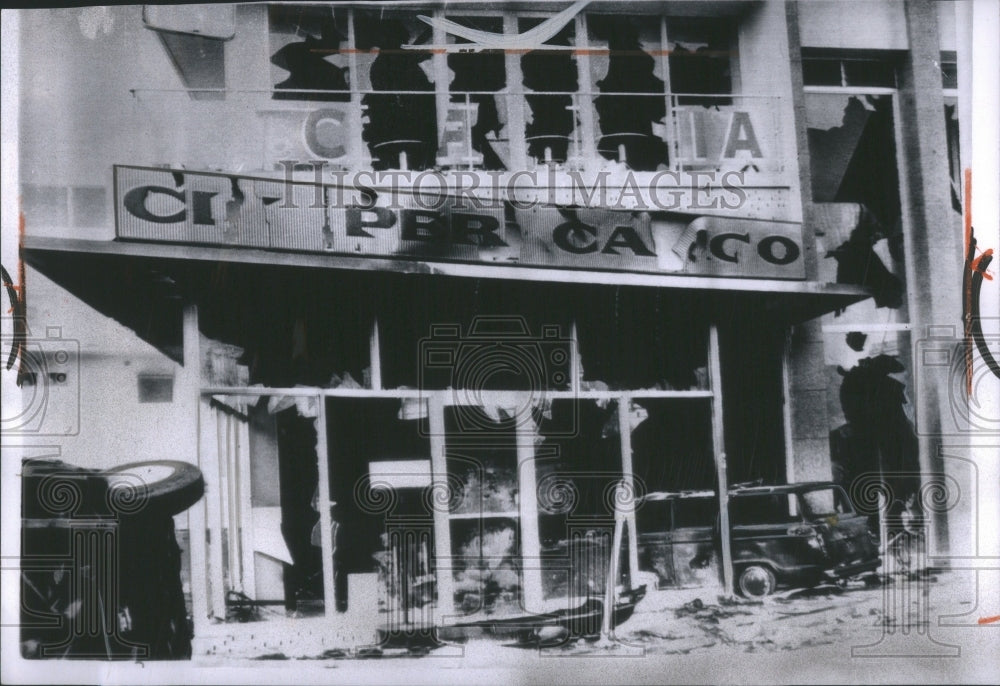 1964 Press Photo Havoc Riots Panama American Building