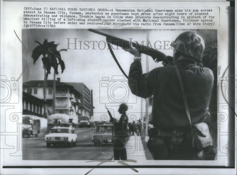 1966 Press Photo Penamanian National Guardsman Panam Ci