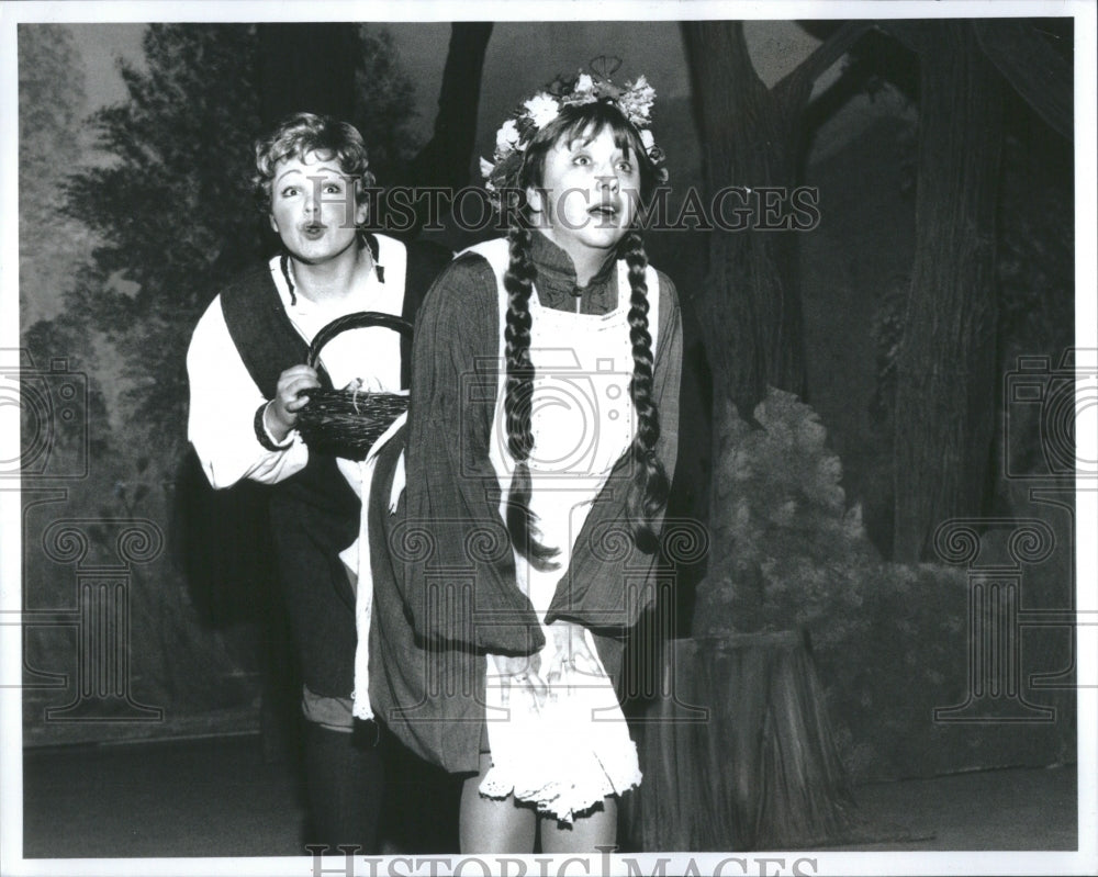 1994 Press Photo Shonnon Nicole Locke Thearesa Weiss