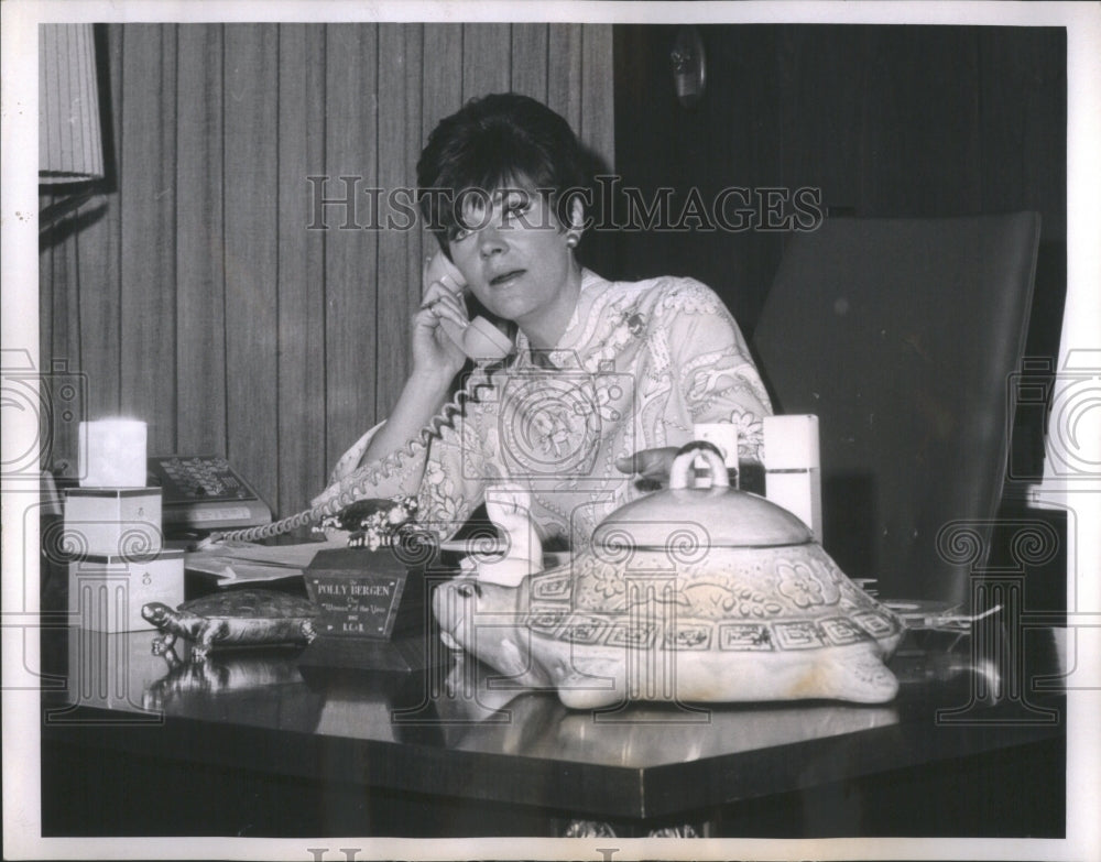 1967 Press Photo Polly Bergen Actress Turtles Business