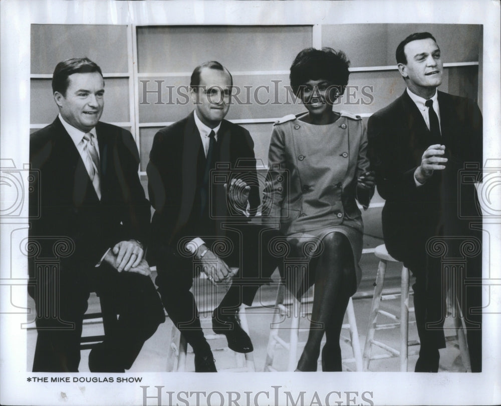 1966 Press Photo Nancy Wilson TV Host - Historic Images