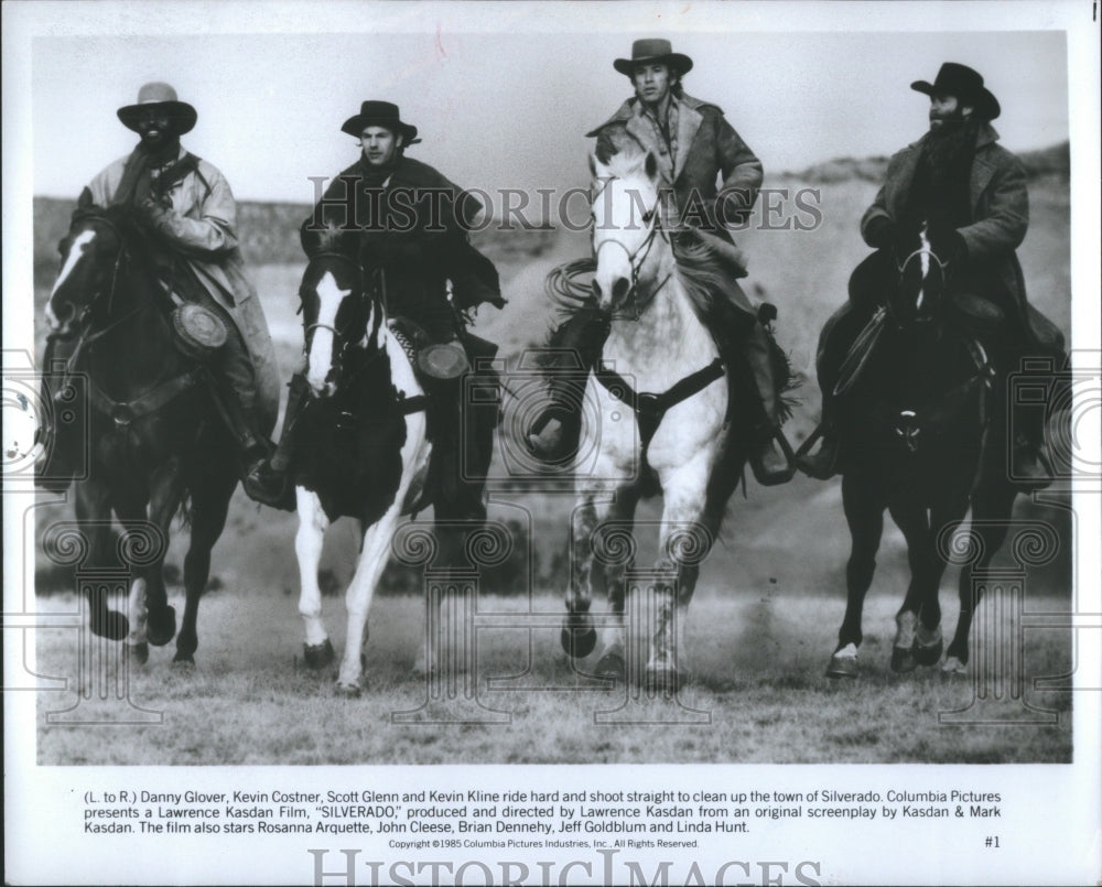 1985 Press Photo Danny Glover Kevin Silverado Ride Glen