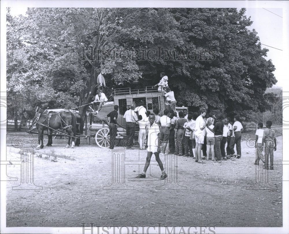 1963 Day Camps Kids At Ghost Town Mt Houy Press Photo