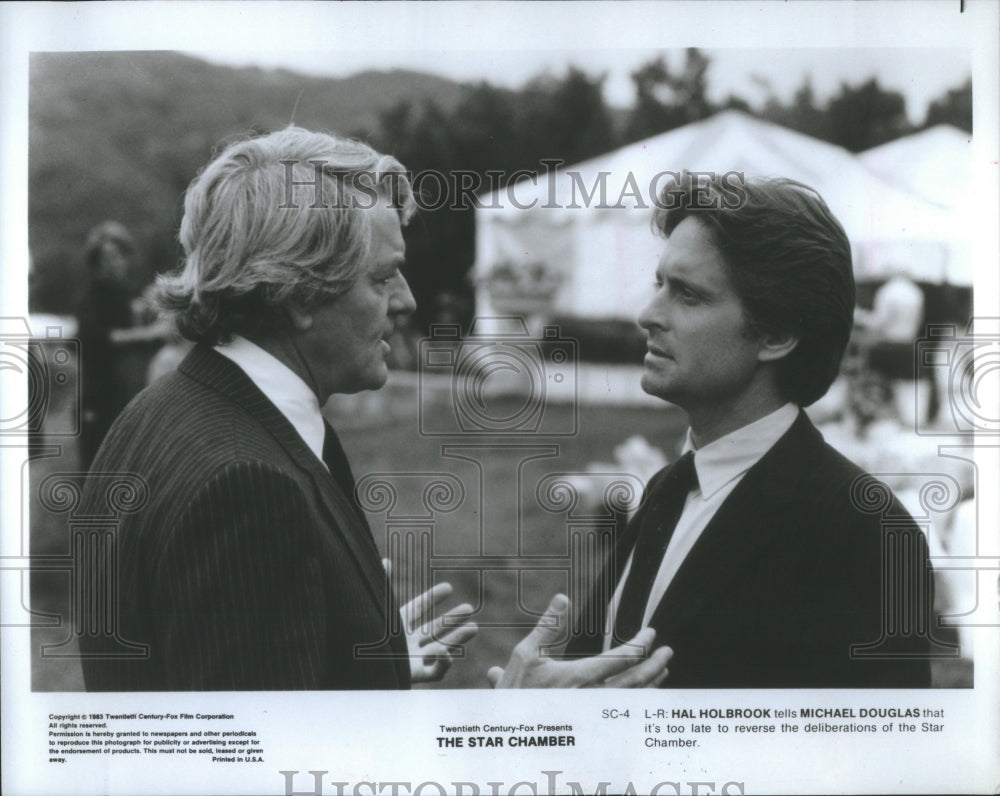 1983 Press Photo Actors Hal Holbrock &amp; Michael Douglas