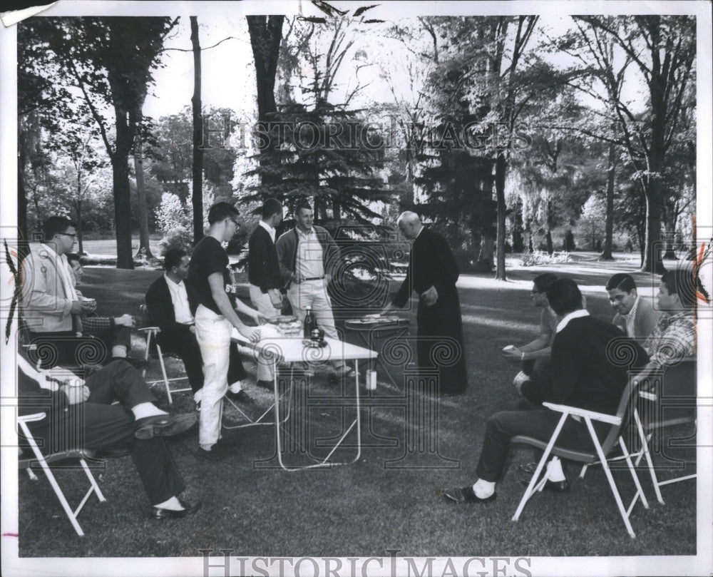 1964 Press Photo Catholic Church Retreat