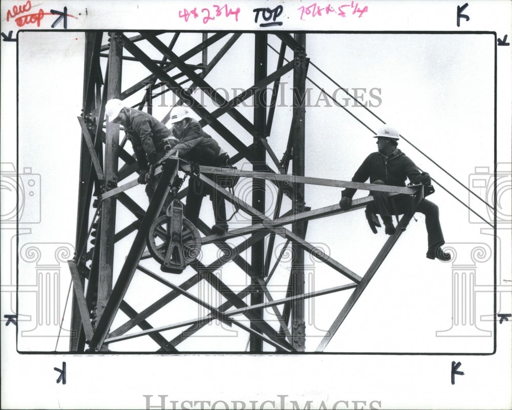 1984 Press Photo Ward Croswell Dick Lambert Radio Tower